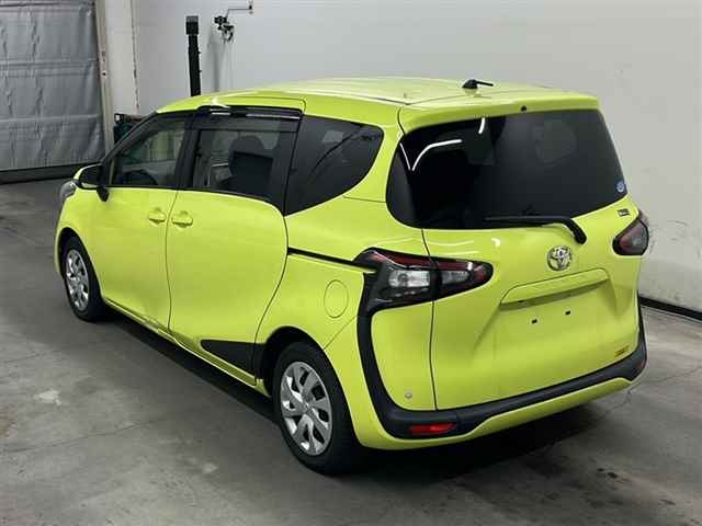 TOYOTA SIENTA 2017