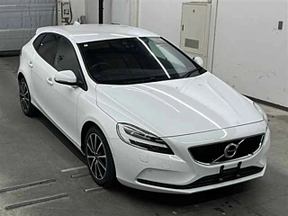 VOLVO V40 2017
