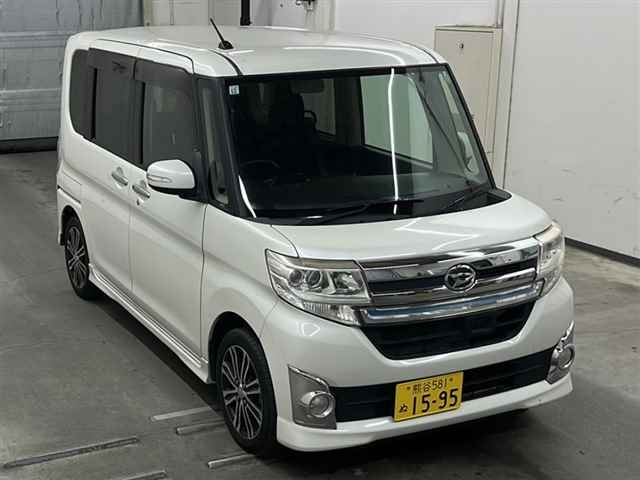 DAIHATSU TANTO 2013