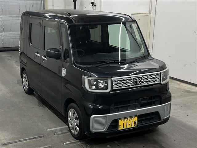 TOYOTA PIXIS MEGA 2016