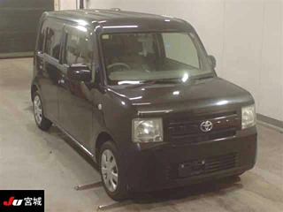 TOYOTA PIXIS SPACE 2012