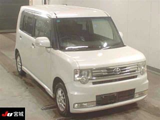 TOYOTA PIXIS SPACE 2011