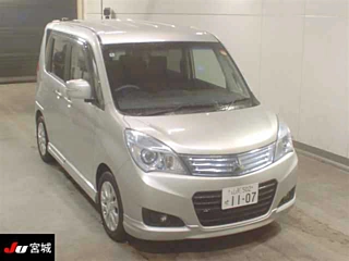 MITSUBISHI DELICA D2 2014