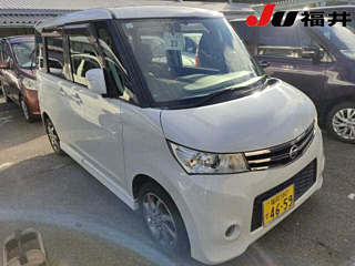 NISSAN ROOX 2013