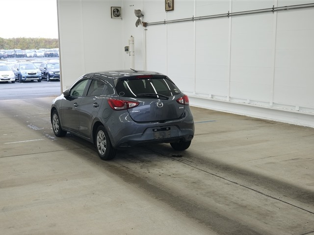 MAZDA DEMIO 2015