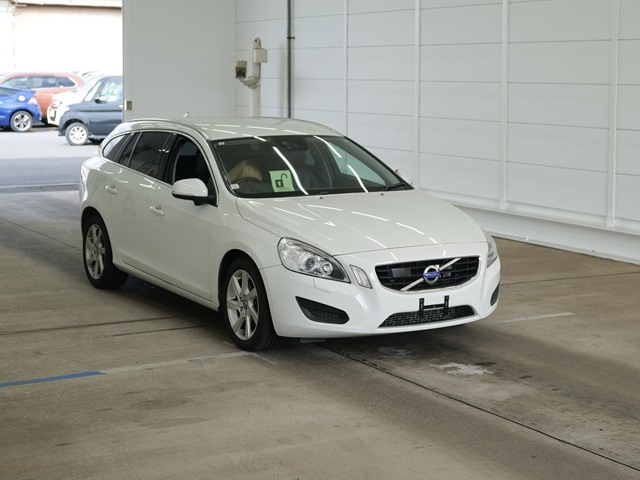 VOLVO V60 2013