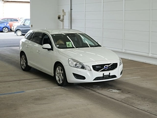 VOLVO V60 2013