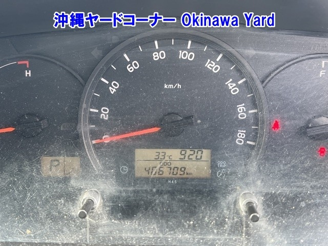 TOYOTA HIACE VAN 2015