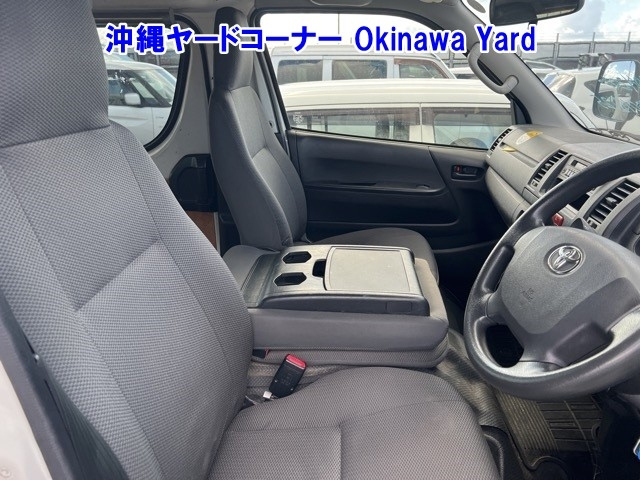 TOYOTA HIACE VAN 2015