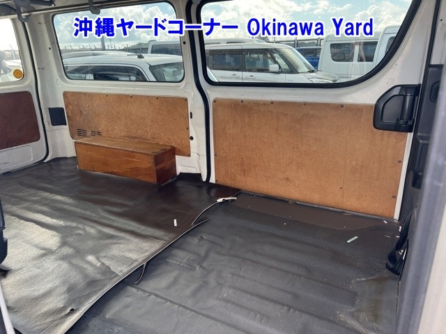 TOYOTA HIACE VAN 2015