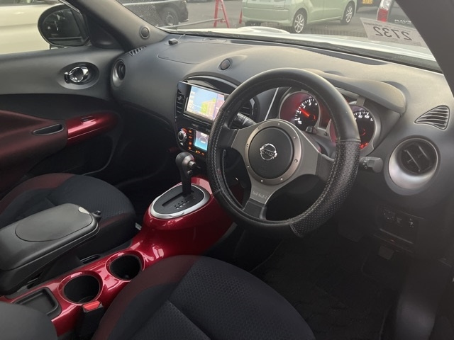 NISSAN JUKE 2012