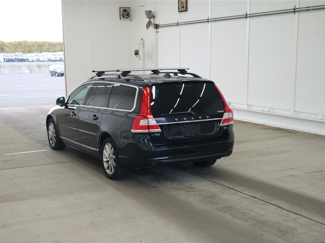 VOLVO V70 2014