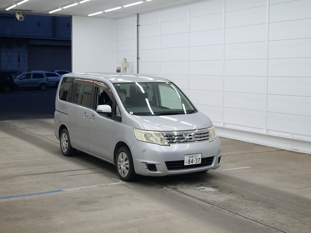 NISSAN SERENA 2010