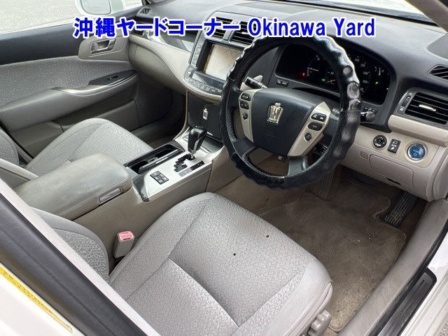TOYOTA CROWN 2010