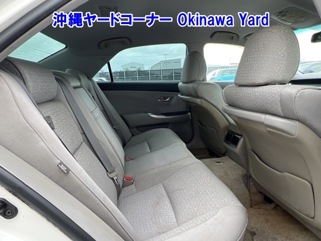TOYOTA CROWN 2010