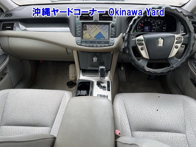 TOYOTA CROWN 2010