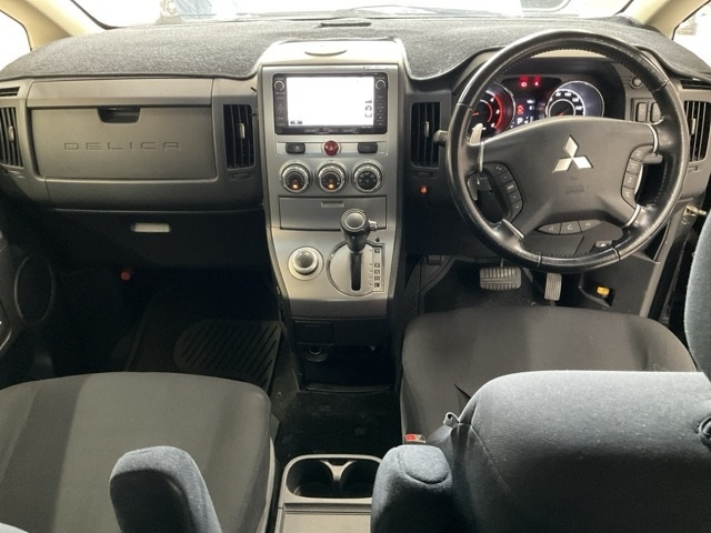 MITSUBISHI DELICA D5 2013