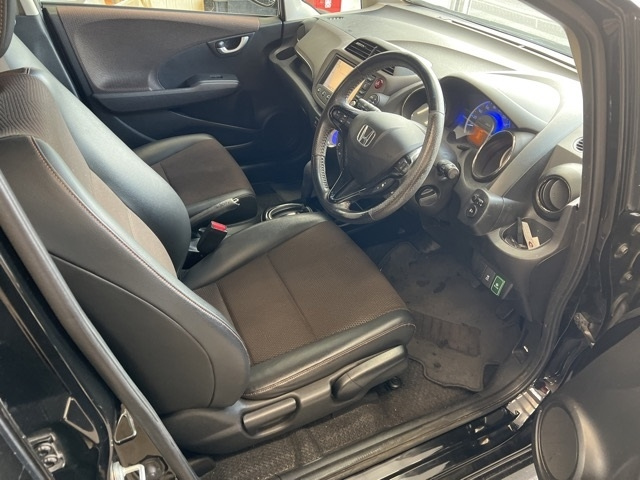 HONDA FIT SHUTTLE 2011