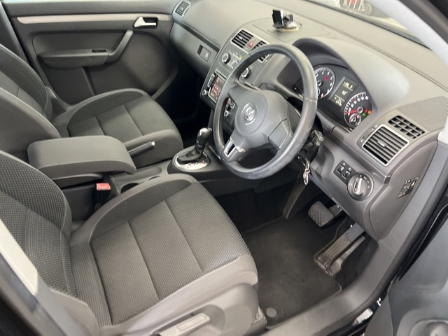 VOLKSWAGEN GOLF TOURAN 2012