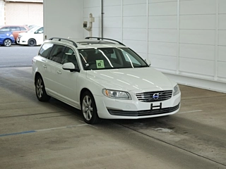 VOLVO V70 2016