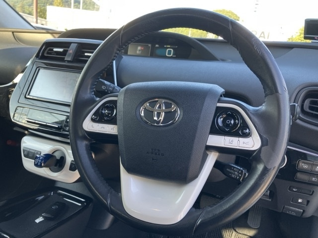 TOYOTA PRIUS 2018