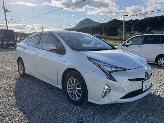 TOYOTA PRIUS 2018
