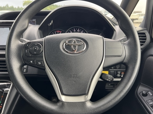 TOYOTA NOAH 2021