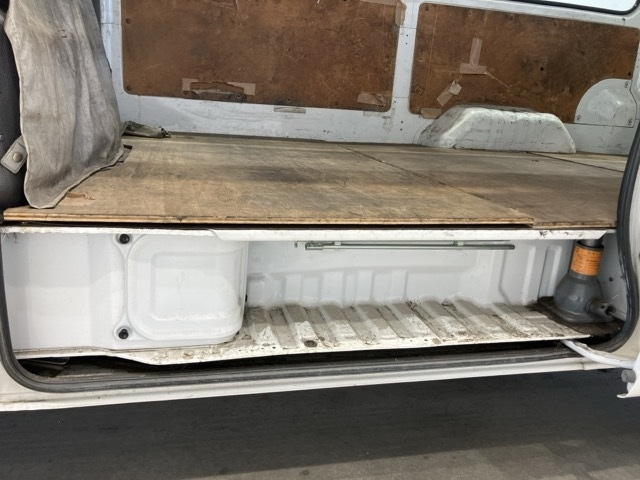 NISSAN CARAVAN VAN 2009