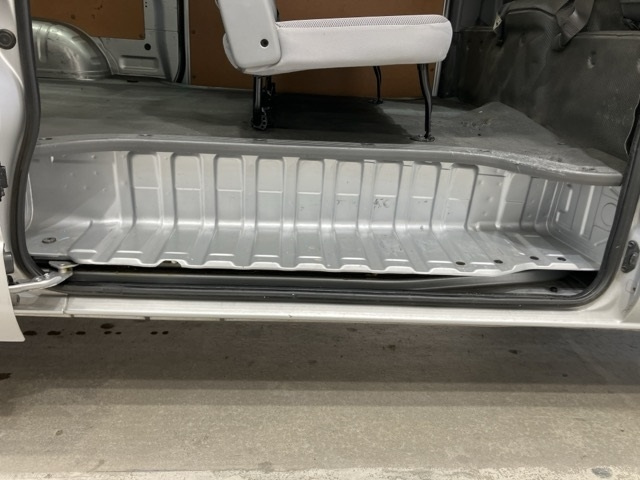 TOYOTA HIACE VAN 2009