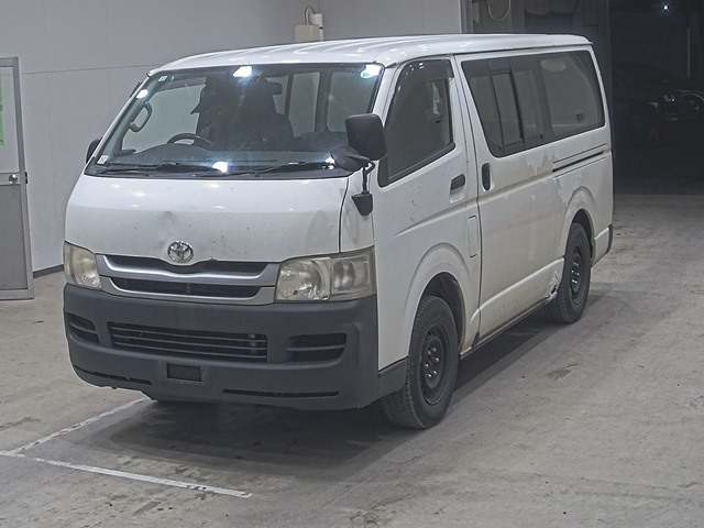 TOYOTA HIACE VAN 2010