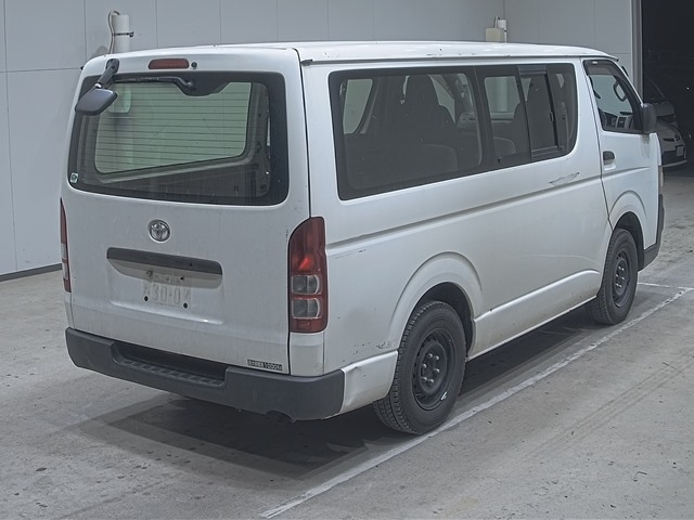 TOYOTA HIACE VAN 2010