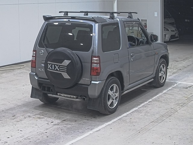 NISSAN KIX 2012