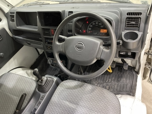 NISSAN CLIPPER TRUCK 2014