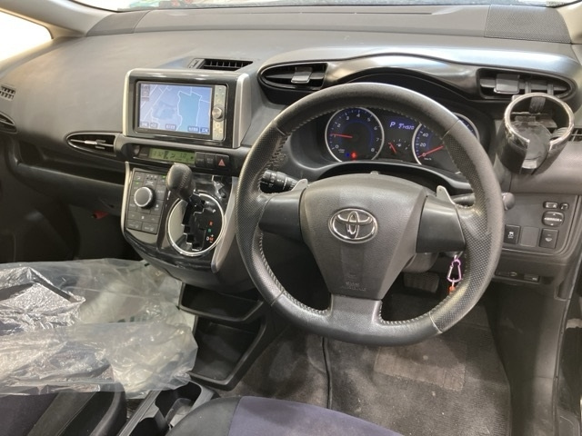 TOYOTA WISH 2012