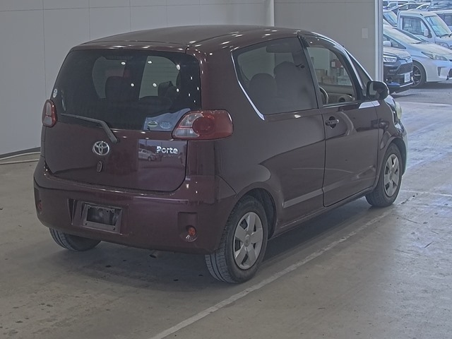 TOYOTA PORTE 2011