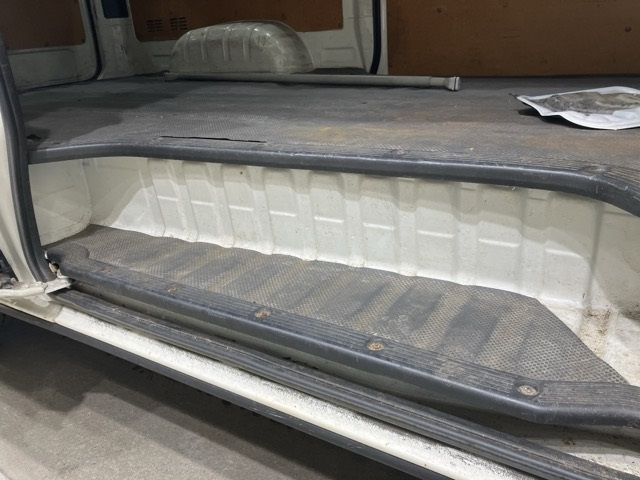 TOYOTA HIACE VAN 2011