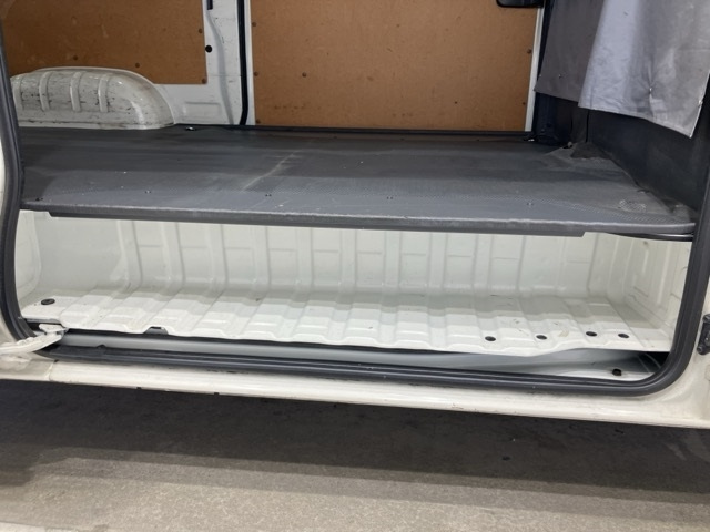 TOYOTA HIACE VAN 2015