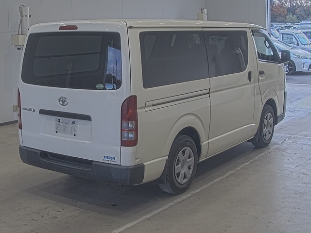 TOYOTA HIACE VAN 2015