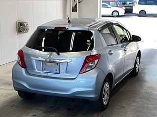 TOYOTA VITZ 2013
