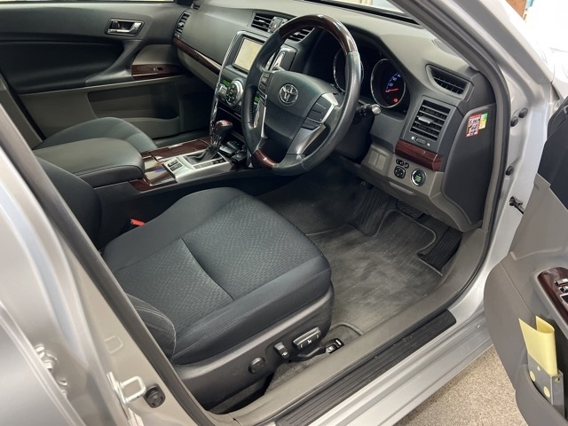 TOYOTA MARK X 2011