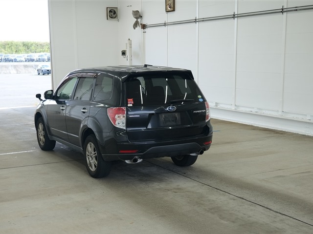 SUBARU FORESTER 2011