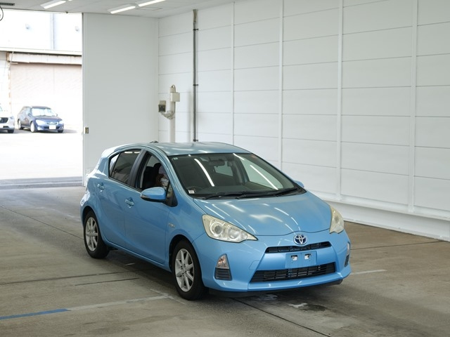 TOYOTA AQUA 2012