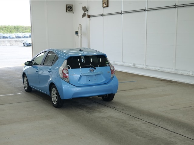 TOYOTA AQUA 2012