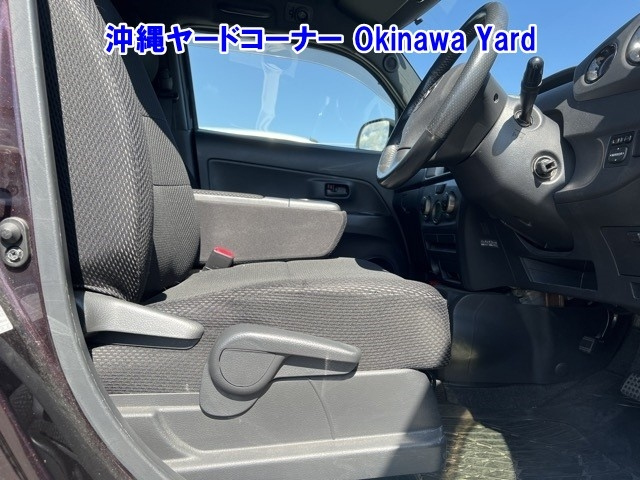 TOYOTA BB 2012