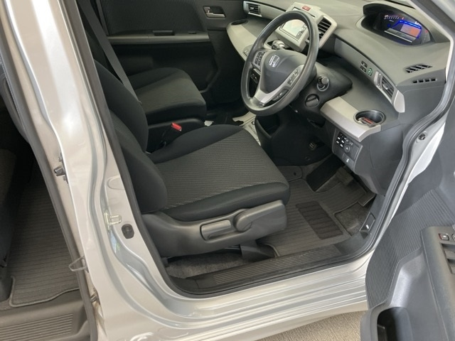 HONDA FREED 2013