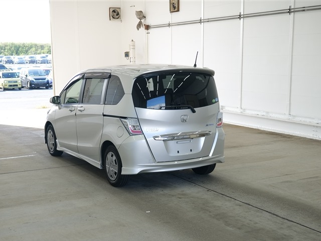 HONDA FREED 2013