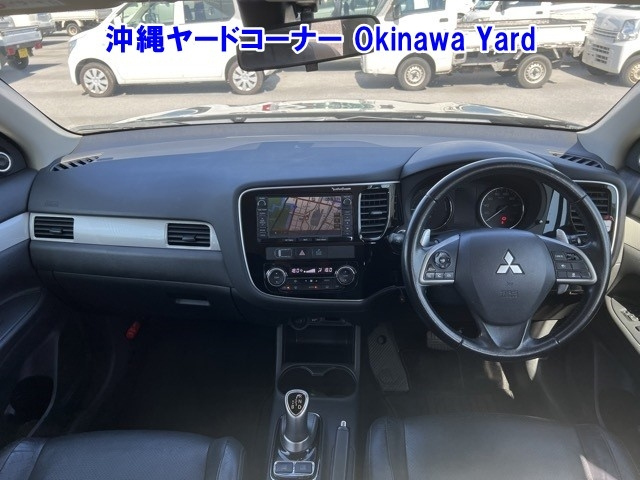 MITSUBISHI OUTLANDER PHEV 2013