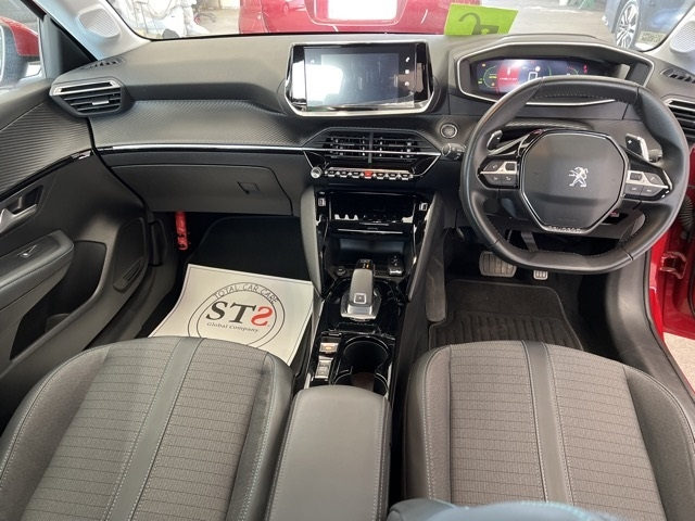 PEUGEOT 208 2020