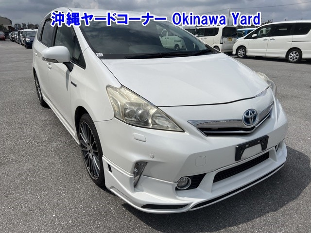 TOYOTA PRIUS ALPHA 2012
