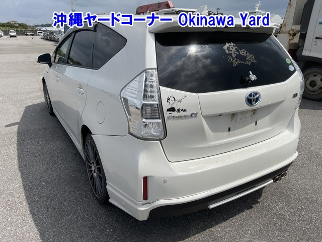 TOYOTA PRIUS ALPHA 2012
